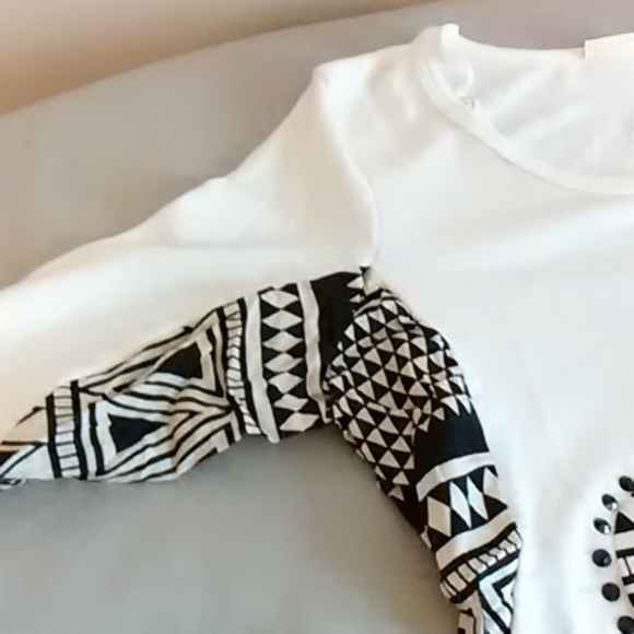 (SOLD) Like New Vocal knit top - Picture 3 of 6